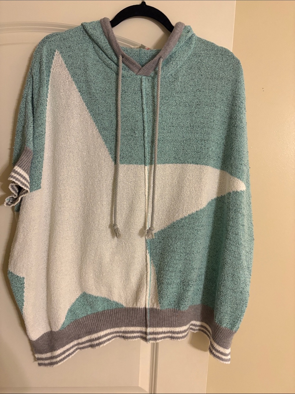 easel Mint & Cream Hooded Star Sweater